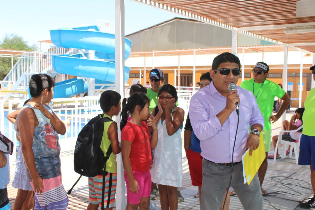 Los niños y niñas quedaron felices con el anuncio del alcalde José Batolo Vinaya, que dispuso ingreso gratis para ellos tres veces por semana.